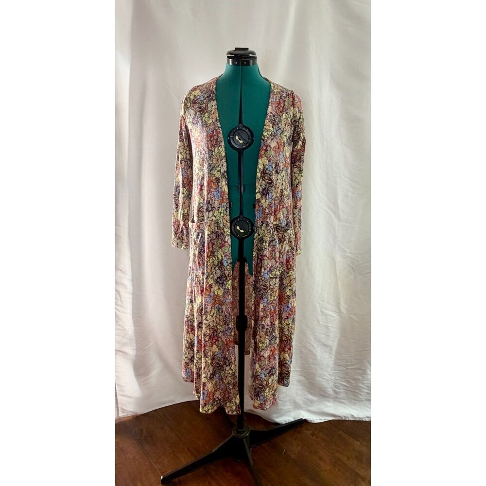 RARE NWT LuLaRoe Sarah Duster Cardigan with colorful all-over floral print.